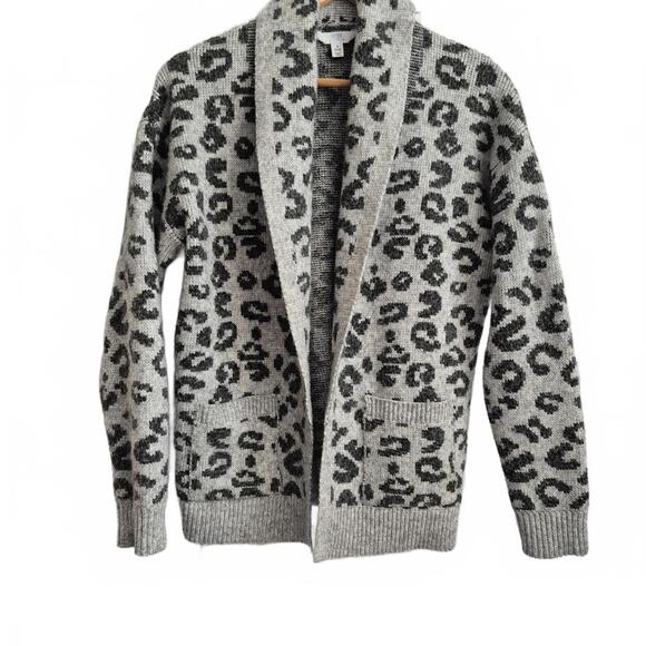 Time and Tru Sweaters - Time And Tru Ladies Gray Leopard Print Open Front Cardigan Sweater Shawl Collar